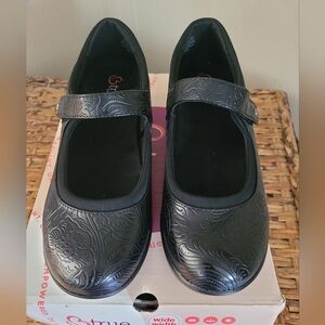 Btrue by Baretraps Women's Cooper Round Toe Mary Jane Shoes Size 7 1/2 W Black